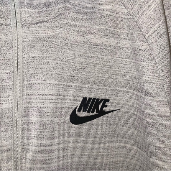 Nike Woman Hoody Jacket Size XL - Picture 4 of 8